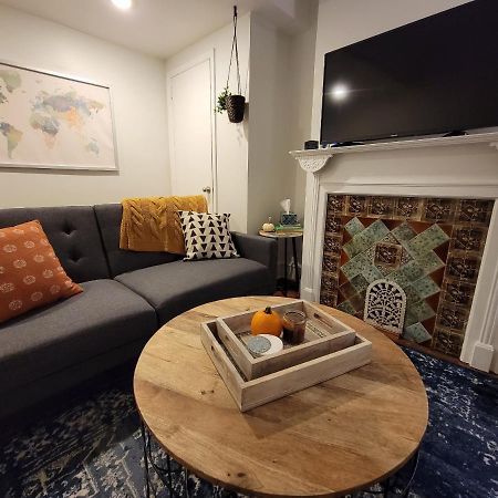 Accentuated Apartment In Manayunk Philadelphia Exterior foto